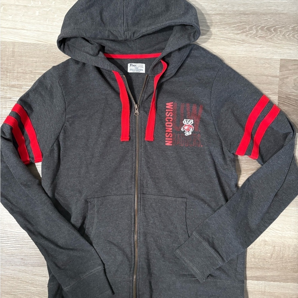 Wisconsin Badgers Zip-Up Hoodie by Pro Edge. Mean size Large